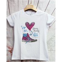 Дамска блуза LOVE BEST S-L размер в бяло с цикламено сърце. Дамска блуза LOVE BEST S-L размер в бяло с цикламено сърце.